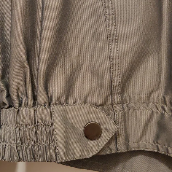 Bianca polyester jacket. Excellent condition. No lining.Size 6. - Picture 6 of 7